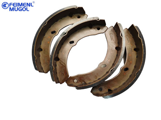5-47110059 Chaussures de freinage arrière Pour les pièces de freinage des camions Isuzu NKR55 4JB1 600P 8970350851 100P